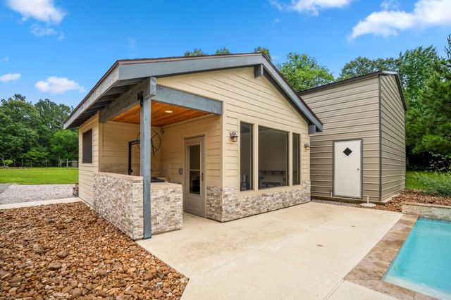 14444 Pine Tree Road, Montgomery, TX 77356