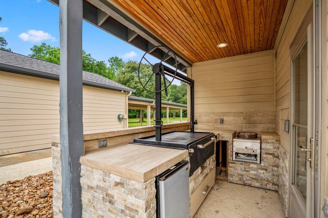 14444 Pine Tree Road, Montgomery, TX 77356