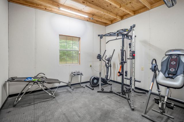 14444 Pine Tree Road, Montgomery, TX 77356