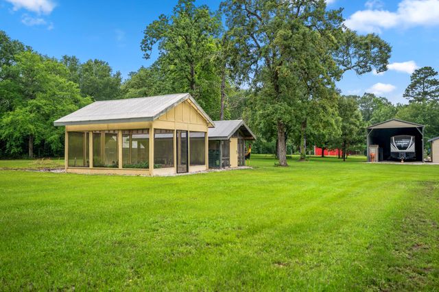 14444 Pine Tree Road, Montgomery, TX 77356