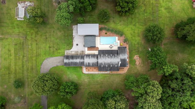 14444 Pine Tree Road, Montgomery, TX 77356