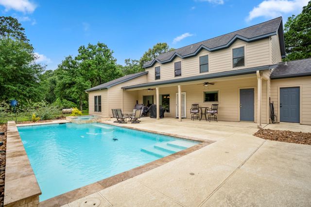 14444 Pine Tree Road, Montgomery, TX 77356