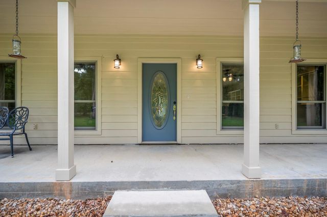 14444 Pine Tree Road, Montgomery, TX 77356