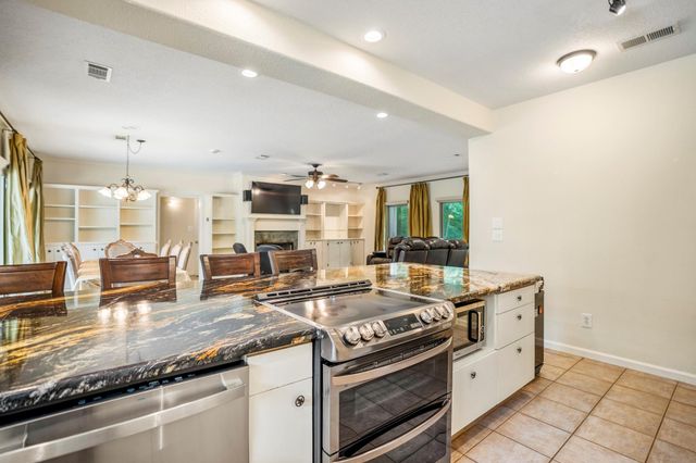 14444 Pine Tree Road, Montgomery, TX 77356