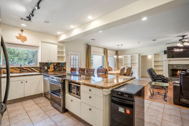 14444 Pine Tree Road, Montgomery, TX 77356