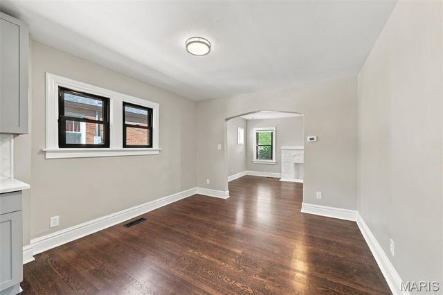 1105 North And South Road, University City, MO 63130