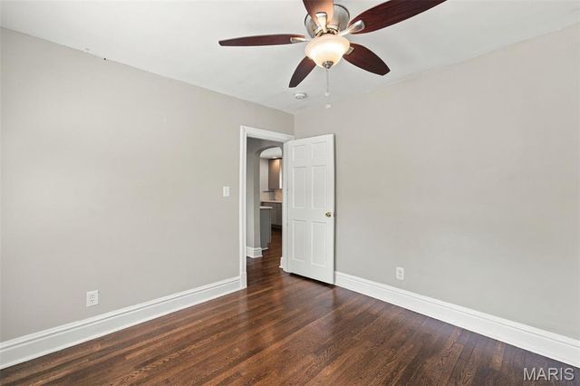 1105 North And South Road, University City, MO 63130