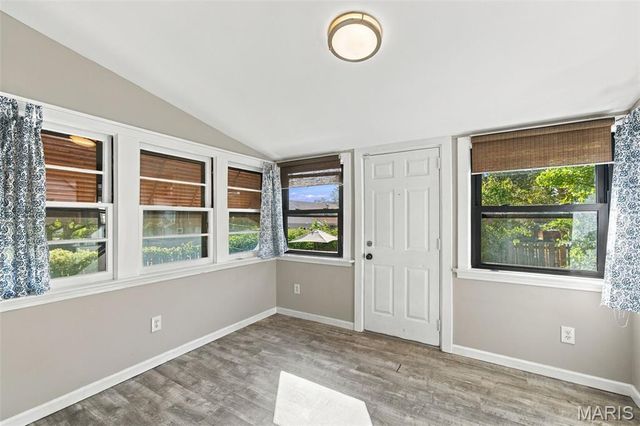 1105 North And South Road, University City, MO 63130