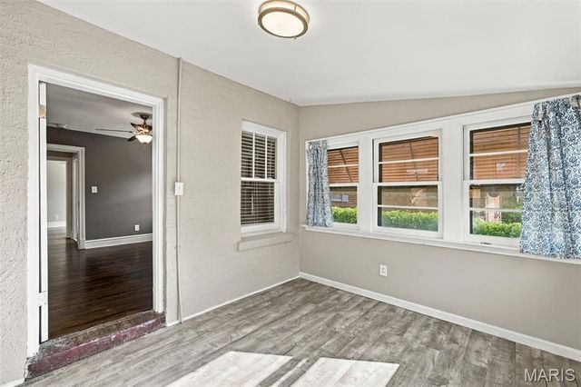 1105 North And South Road, University City, MO 63130