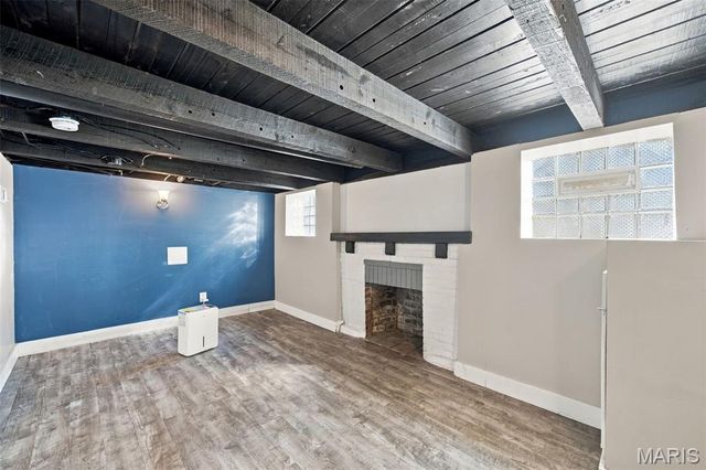 1105 North And South Road, University City, MO 63130