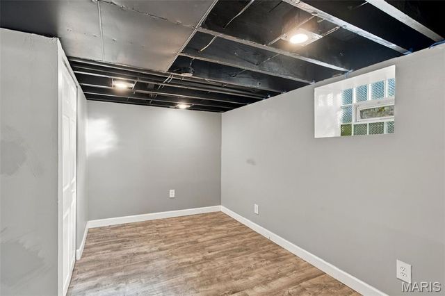 1105 North And South Road, University City, MO 63130