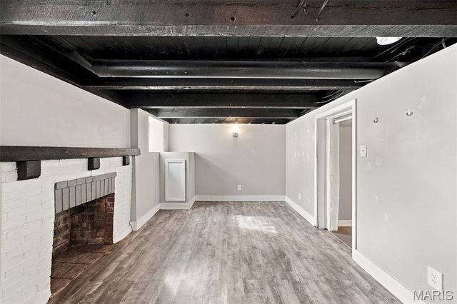 1105 North And South Road, University City, MO 63130