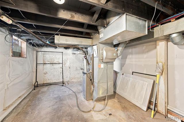 1105 North And South Road, University City, MO 63130