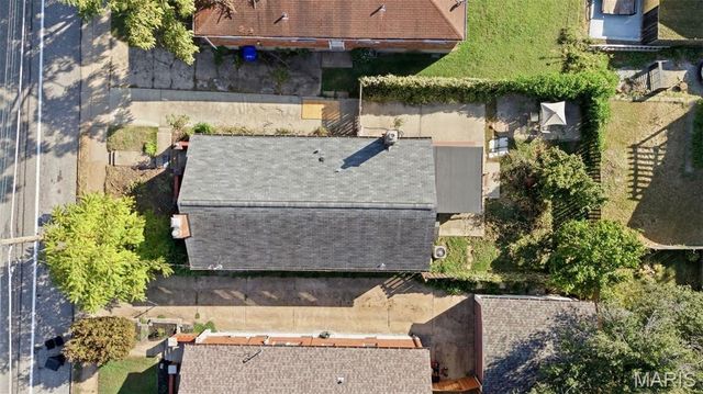 1105 North And South Road, University City, MO 63130