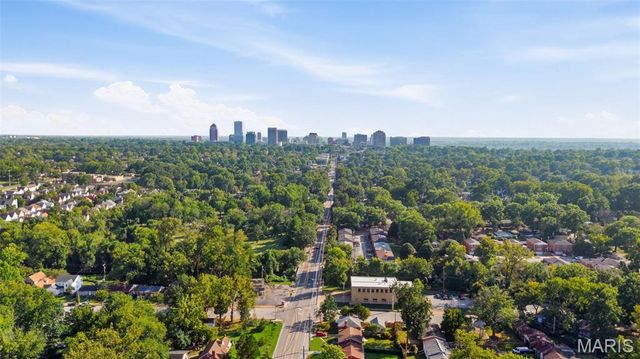 1105 North And South Road, University City, MO 63130