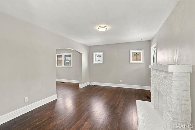 1105 North And South Road, University City, MO 63130