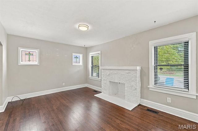 1105 North And South Road, University City, MO 63130