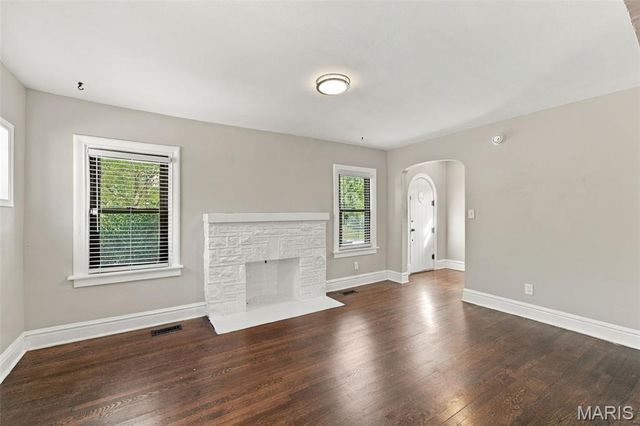 1105 North And South Road, University City, MO 63130