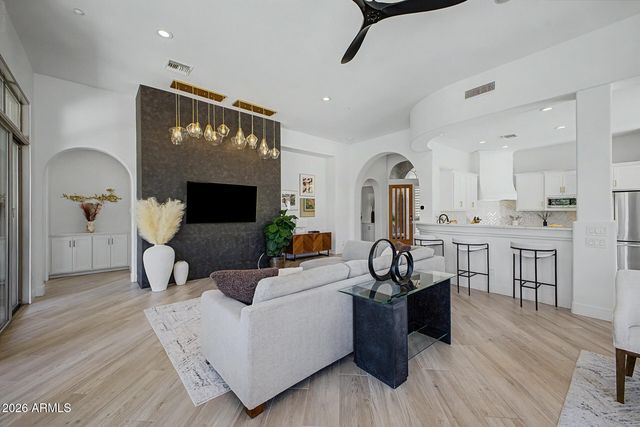 21517 N 77TH Place, Scottsdale, AZ 85255
