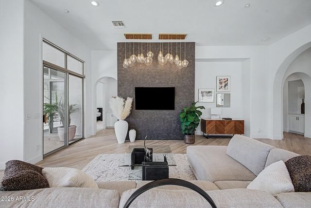 21517 N 77TH Place, Scottsdale, AZ 85255