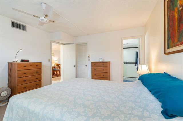 9611 N Hollybrook Lake Drive 107, Pembroke Pines, FL 33025