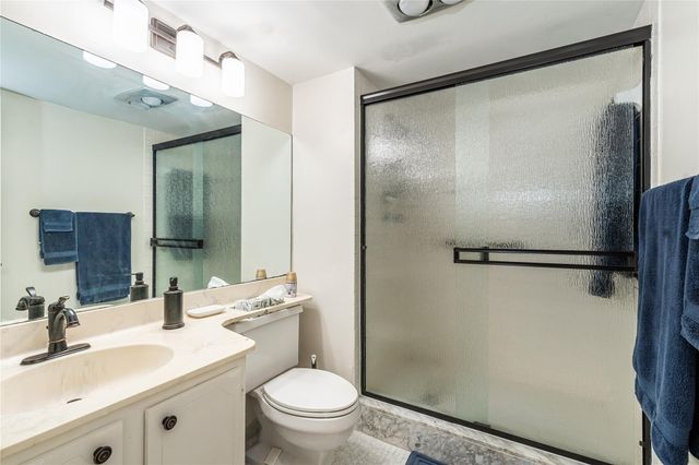 9611 N Hollybrook Lake Drive 107, Pembroke Pines, FL 33025