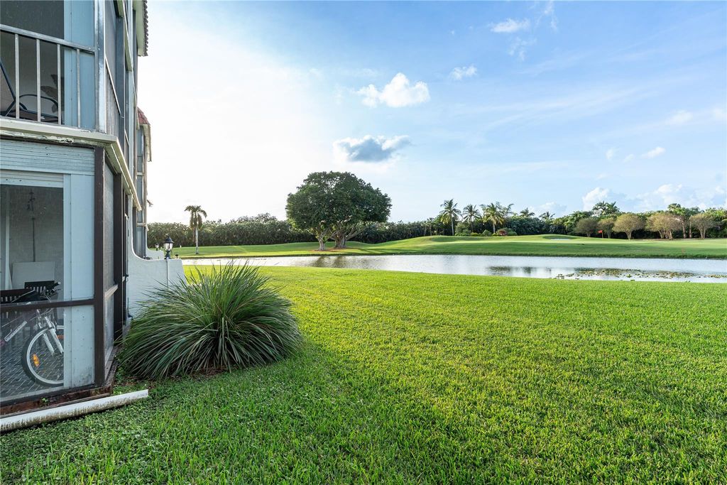 9611 N Hollybrook Lake Drive 107, Pembroke Pines, FL 33025