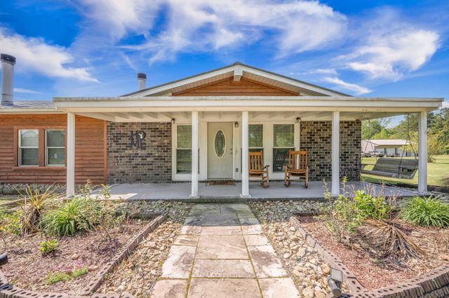 208 Mini Farm Road, Bonneau, SC 29431