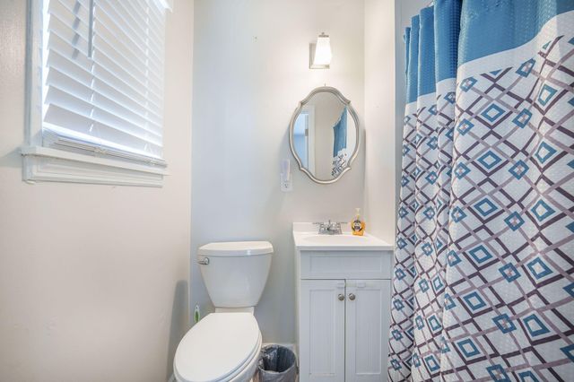 208 Mini Farm Road, Bonneau, SC 29431