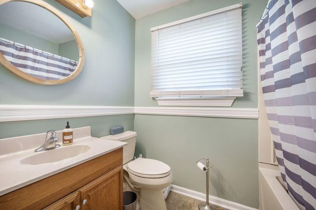 208 Mini Farm Road, Bonneau, SC 29431