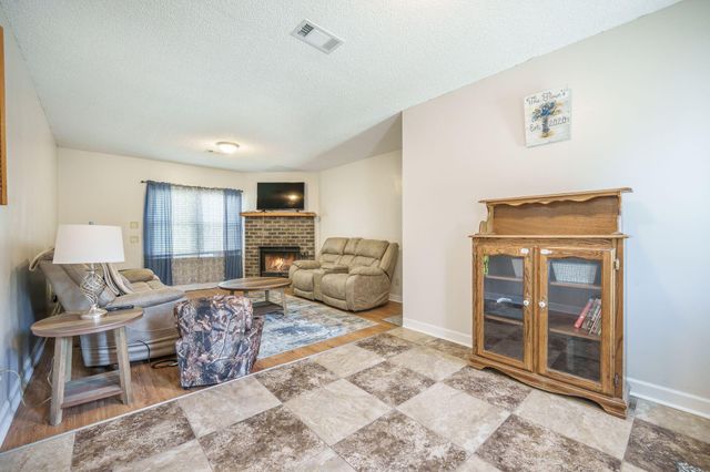 208 Mini Farm Road, Bonneau, SC 29431