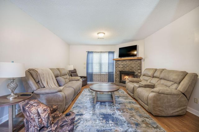 208 Mini Farm Road, Bonneau, SC 29431