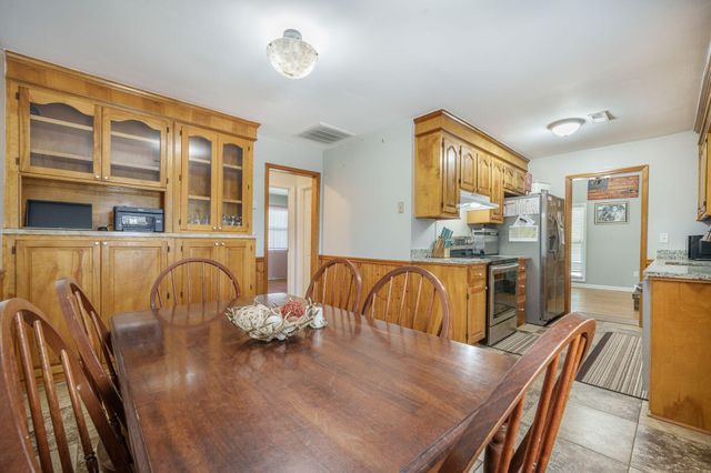 208 Mini Farm Road, Bonneau, SC 29431