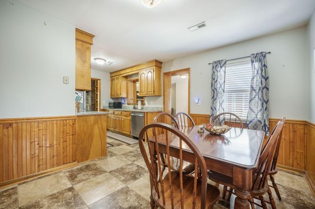 208 Mini Farm Road, Bonneau, SC 29431