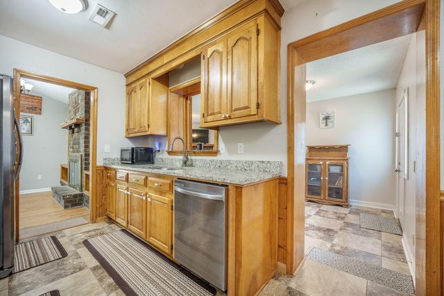 208 Mini Farm Road, Bonneau, SC 29431