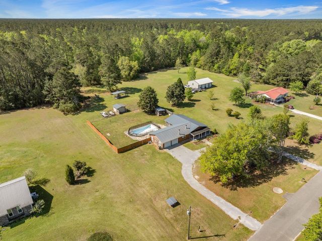 208 Mini Farm Road, Bonneau, SC 29431