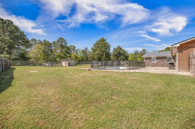 208 Mini Farm Road, Bonneau, SC 29431
