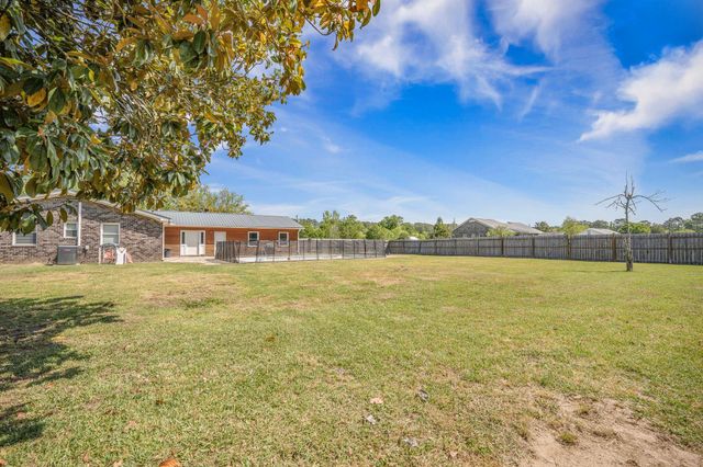 208 Mini Farm Road, Bonneau, SC 29431