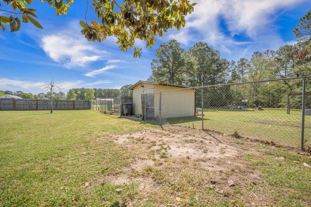 208 Mini Farm Road, Bonneau, SC 29431