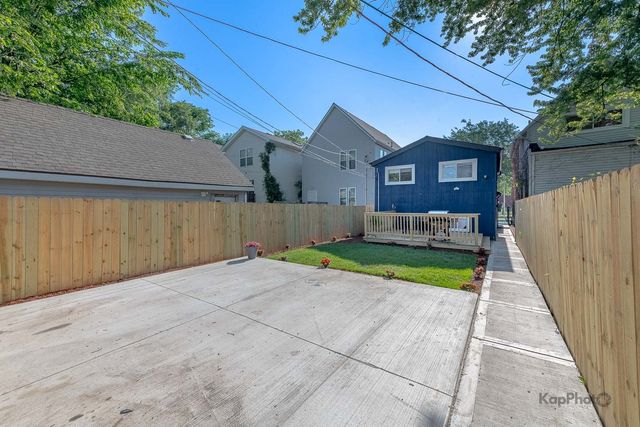9130 S Greenwood Avenue, Chicago, IL 60619