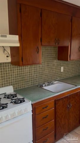 13 Marine Dr B, Pensacola, FL 32507