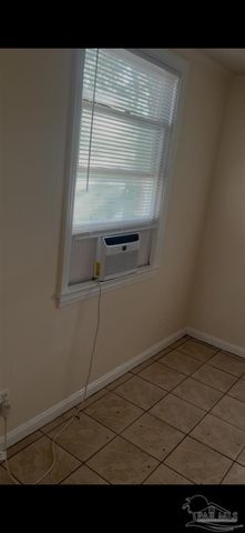 13 Marine Dr B, Pensacola, FL 32507