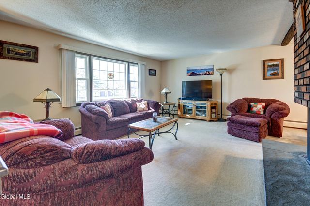 122 Crouse Drive, Amsterdam, NY 12010