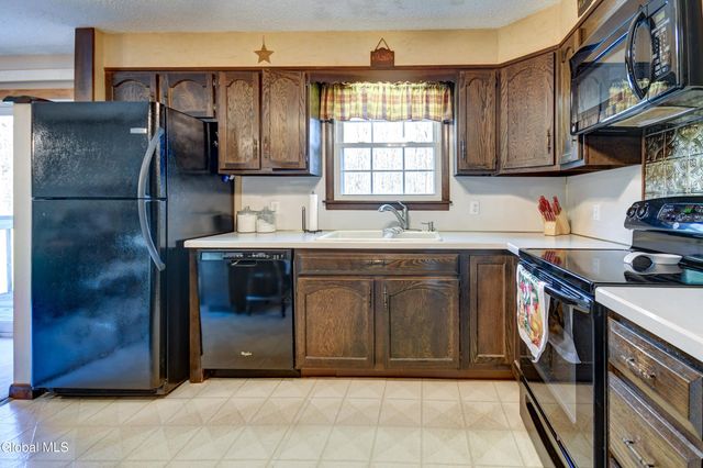 122 Crouse Drive, Amsterdam, NY 12010