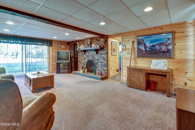 122 Crouse Drive, Amsterdam, NY 12010