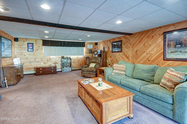 122 Crouse Drive, Amsterdam, NY 12010