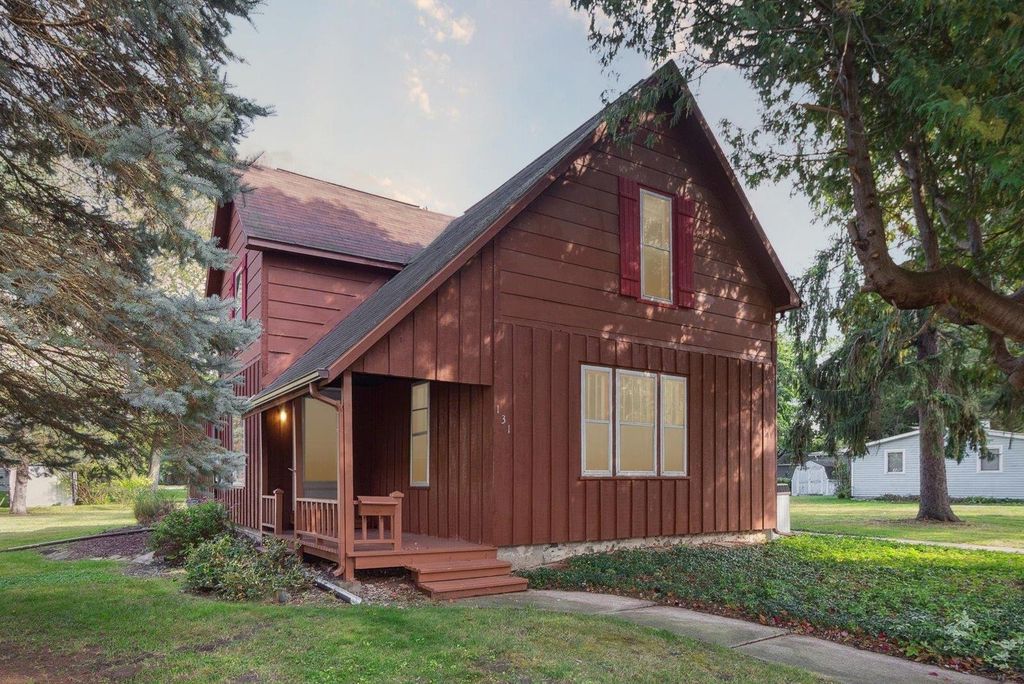 131 Moyer Avenue, Alma, MI 48801