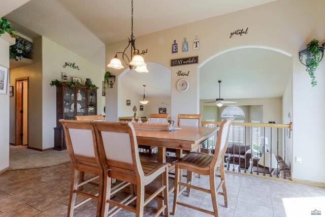 2423 SMITH AVE, Rapid City, SD 57701