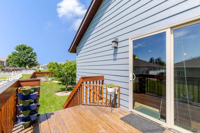 2423 SMITH AVE, Rapid City, SD 57701