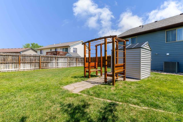 2423 SMITH AVE, Rapid City, SD 57701